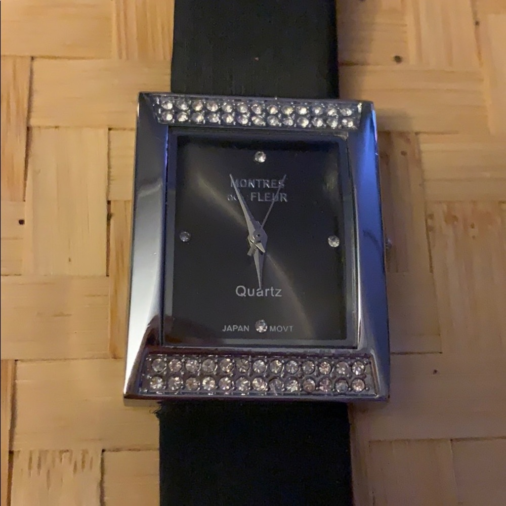 Montreal De Fleur Women’s Watch 9” new battery